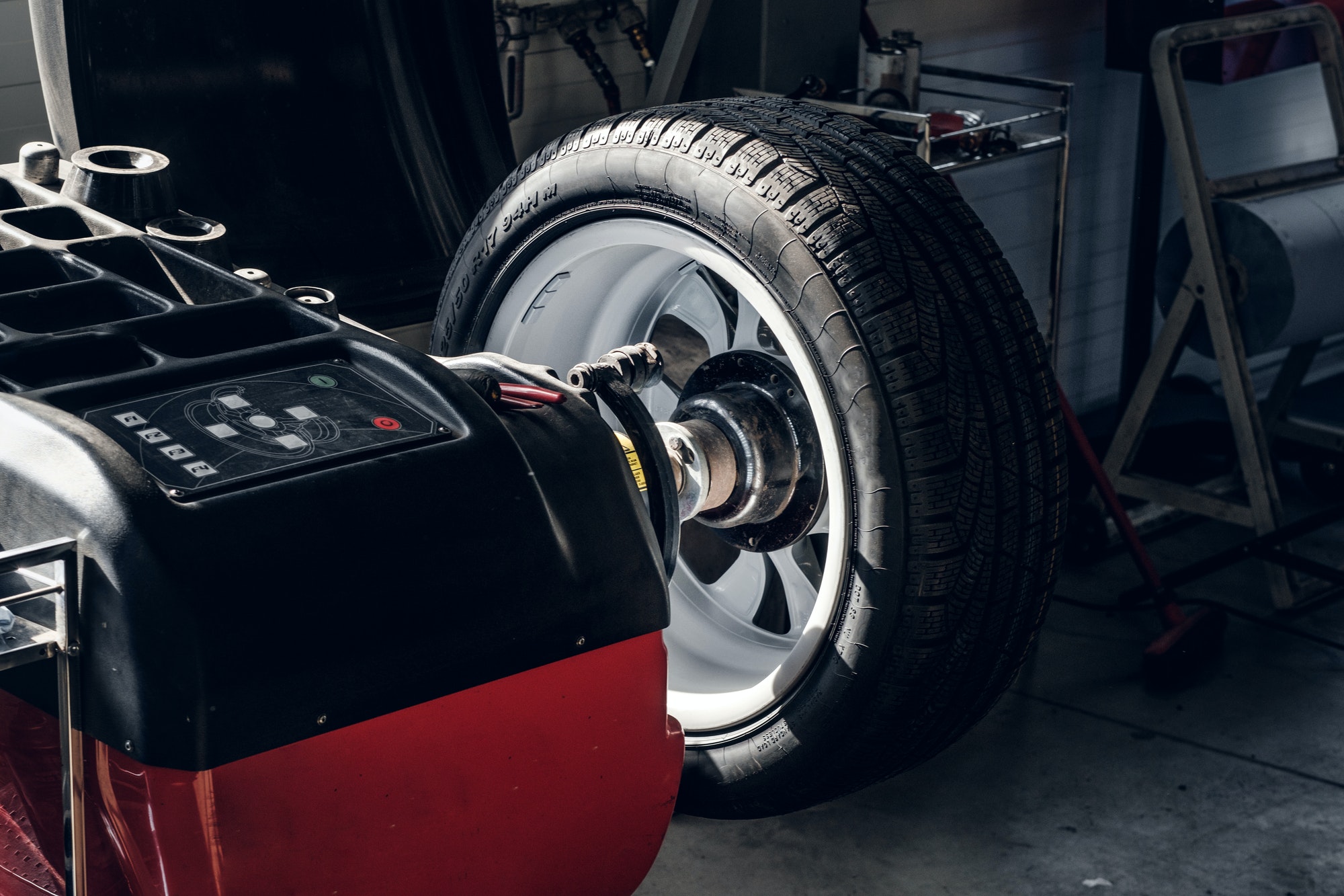 repairing a car tyre